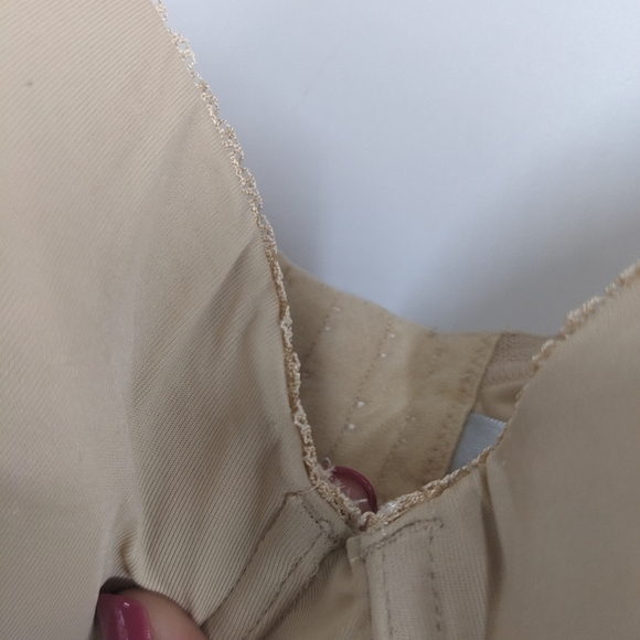 MOTHERHOOD Underwire Padded Nursing Bra - Picture 5 of 12